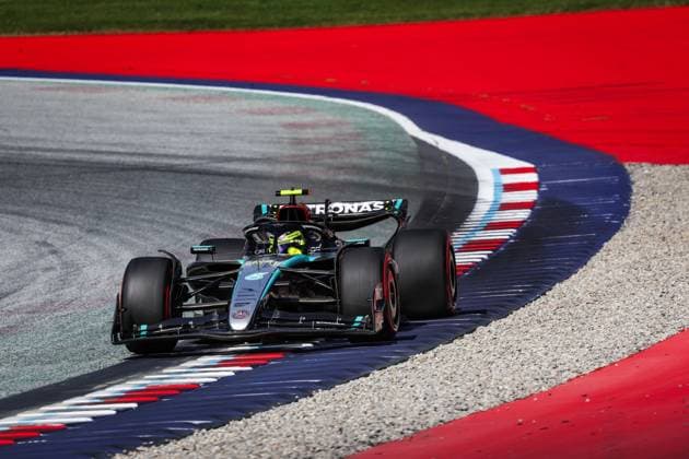 44 HAMILTON Lewis (gbr), Mercedes AMG F1 Team W15, action during the Formula 1 Qatar Airways Austrian Grand Prix 2024, 11th round of the 2024 Formula One World Championship, WM, Weltmeisterschaft from June 28 to 30, 2024 on the Red Bull Ring, in Spielberg, Austria - F1 - AUSTRIAN GRAND PRIX 2024 DPPI Panoramic  240629_R11_AUSTRIA_DP_AV3_9740