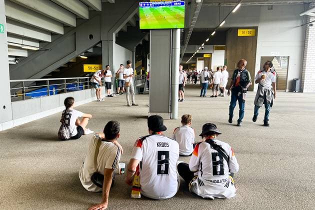 Fans watch Italy vs Switzerland in Dortmund stadium 29 06 2024 Germany vs Denmark, EURO2024 M37, round of 16, EM Arena Dortmund