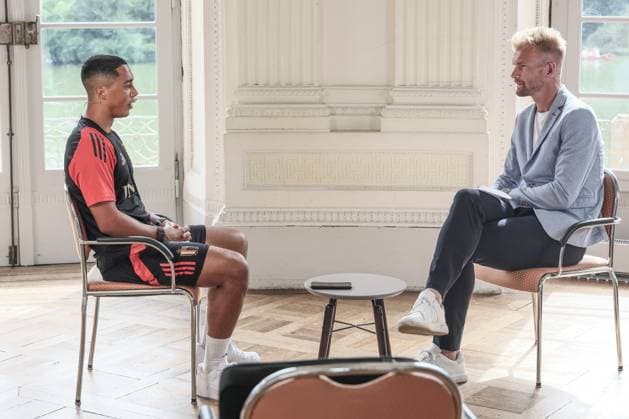 Belgium s Youri Tielemans and Sporza presenter Ruben Van Gucht pictured during an informal press moment of some players of Belgian national soccer team Red Devils, Saturday 29 June 2024 at their base camp in Freiberg am Neckar, Germany, during the UEFA EURO, EM, Europameisterschaft,Fussball 2024 European Soccer Championships. On Monday the Red Devils will meet France in the Round of 16. BRUNOxFAHY  x95498583x