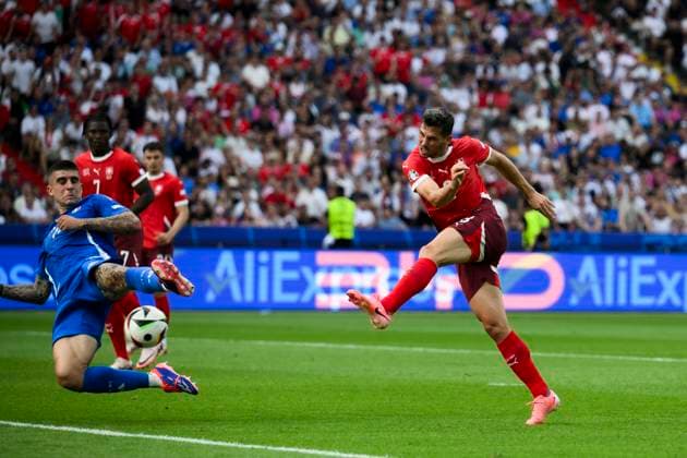 Switzerland v Italy - UEFA EURO, EM, Europameisterschaft,Fussball 2024 Remo Freuler of Switzerland scores a goal during the UEFA EURO 2024 round of 16 football match between Switzerland and Italy. Berlin Germany Copyright: xNicolòxCampox