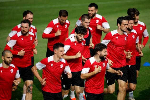 Georgia s striker Khvicha Kvaratskhelia (C) takes part during a training session in Velbert, Germany, 29 June 2024. The team prepares its Euro2024 round of 16 soccer game against Spain on next 30 June. Georgia s training session !ACHTUNG: NUR REDAKTIONELLE NUTZUNG!  Copyright: xALBERTOxESTEVEZx GRAF9485 20240629-55014013731_1