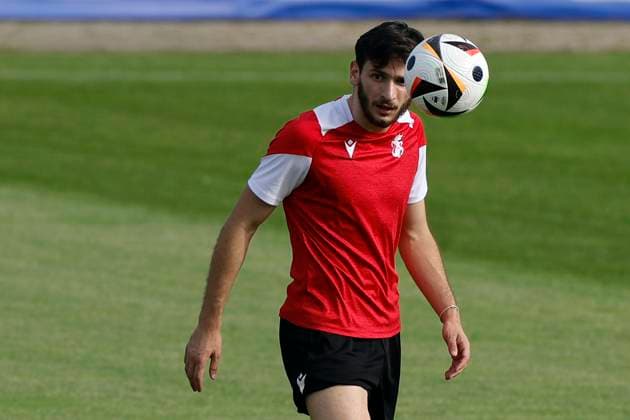 Georgia s striker Khvicha Kvaratskhelia takes part during a training session in Velbert, Germany, 29 June 2024. The team prepares its Euro2024 round of 16 soccer game against Spain on next 30 June. Georgia s training session !ACHTUNG: NUR REDAKTIONELLE NUTZUNG!  Copyright: xALBERTOxESTEVEZx GRAF9479 20240629-55014013777_1