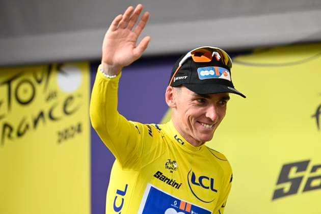 Tour de France 2024 - Stage 01 RIMINI, ITALY - JUNE 29 : Bardet Romain (FRA) of Team dsm-firmenich PostNL on the podium during stage 1 of the 111th edition of the Tour de France 2024 cycling race, a stage of 206 kms with start in Florence and finish in Rimini on June 29, 2024 in Rimini, Italy, 29 06 2024 Rimini Italy  Copyright: xNicoxVereeckenx