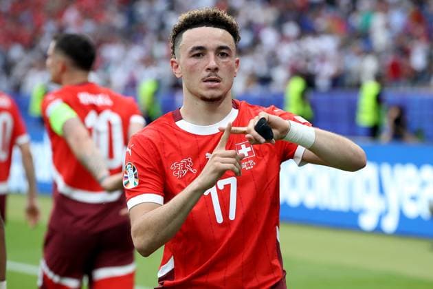 29 06 2024, xtgx, European Football Championship 2024 1 8 Final, Switzerland Italy emspor, v l Goal celebration after the goal to celebrate the goal celebrate 2 0 Ruben Vargas Switzerland UEFA REGULATIONS PROHIBIT ANY USE OF PHOTOGRAPHS as IMAGE SEQUENCES and or QUASI VIDEO Berlin