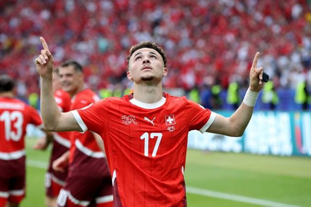 29 06 2024, xtgx, European Football Championship 2024 1 8 Final, Switzerland Italy emspor, v l Goal celebration after the goal to celebrate the goal celebrate 2 0 Ruben Vargas Switzerland UEFA REGULATIONS PROHIBIT ANY USE OF PHOTOGRAPHS as IMAGE SEQUENCES and or QUASI VIDEO Berlin