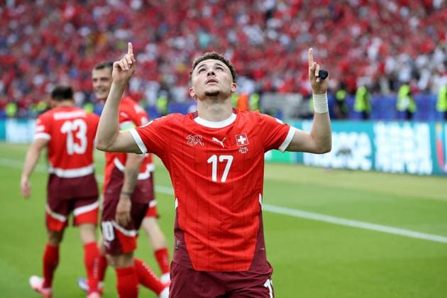 29 06 2024, xtgx, European Football Championship 2024 1 8 Final, Switzerland Italy emspor, v l Goal celebration after the goal to celebrate the goal celebrate 2 0 Ruben Vargas Switzerland UEFA REGULATIONS PROHIBIT ANY USE OF PHOTOGRAPHS as IMAGE SEQUENCES and or QUASI VIDEO Berlin