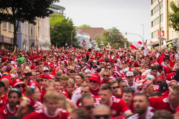Dortmund, Germany 29th Jun 2024 Danish fans mash from Westpark to the stadium Germany Denmark Germany Denmark 29 06 2024