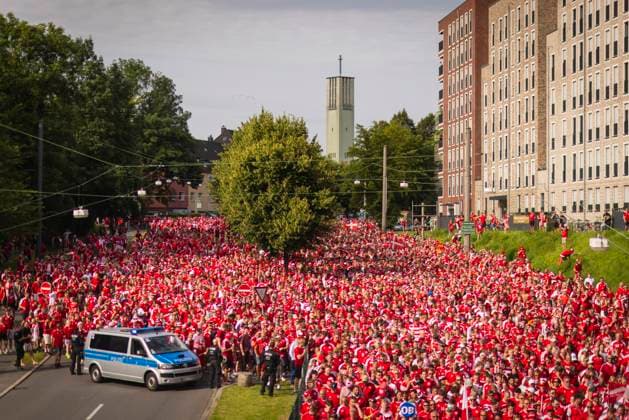 Dortmund, Germany 29th Jun 2024 Danish fans mash from Westpark to the stadium Germany Denmark Germany Denmark 29 06 2024