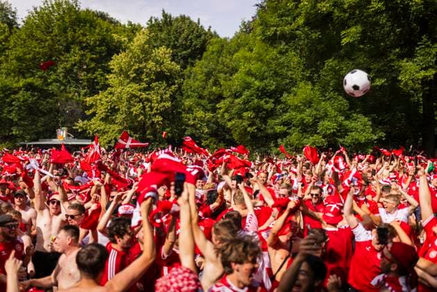 Dortmund, Germany 29th Jun 2024 Danish fans mash from Westpark to the stadium Germany Denmark Germany Denmark 29 06 2024