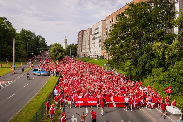 Dortmund, Germany 29th Jun 2024 Danish fans mash from Westpark to the stadium Germany Denmark Germany Denmark 29 06 2024