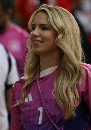 29 06 2024, xpsx, Football EM 2024 1 8 Final, Germany Denmark emspor, v l Anika Bissel, the wife of goalkeeper Manuel Neuer DFL DFB REGULATIONS PROHIBIT ANY USE OF PHOTOGRAPHS as IMAGE SEQUENCES and or QUASI VIDEO Dortmund