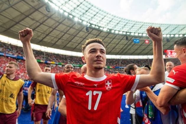 Football, men, 2023 24 season, Euro 2024 round of 16 in Berlin, Switzerland Italy, Ruben Vargas Switzerland , cheering after the final whistle, 29 06 2024, Copyright: xSebastianxRäppold MatthiasxKochx