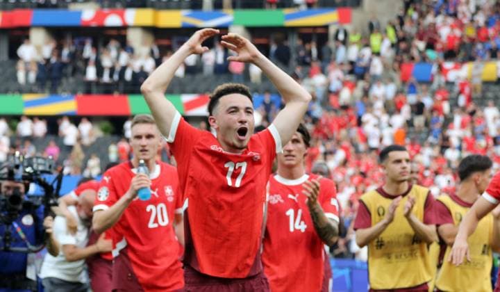 Ruben Vargas, Swiss team cheers after the end of the match 2 0 Victory Joy Emotion Cheering Sport Football Soccer European Championship Euro 2024 European Championship Men Season 2023 2024 29 06 2024 Switzerland SUI vs Italy ITA in Berlin DFL regulations prohibit any use of photographs as image sequences and or quasi video