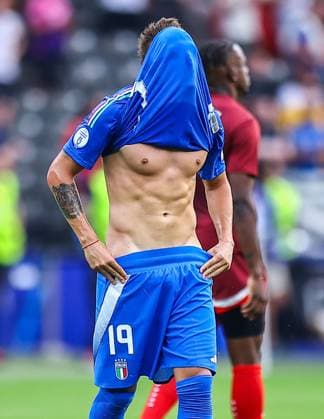 Mateo Retegui of Italy looks dejected after the match Switzerland v Italy, UEFA European Championship, EM, Europameisterschaft 2024, Round of 16, Football, Olympiastadion, Berlin, Germany - 29 Jun 2024 EDITORIAL USE ONLY No use with unauthorised audio, video, data, fixture lists, club league logos or live services. Online in-match use limited to 120 images, no video emulation. No use in betting, games or single club league player publications. Copyright: xMichaelxZemanek Shutterstockx 14562039ck