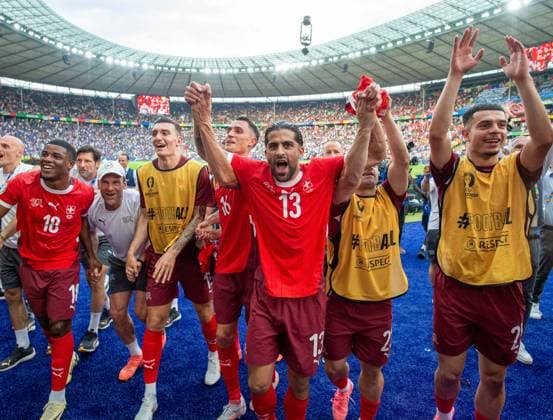 Football, men, 2023 24 season, Euro 2024 round of 16 in Berlin, Switzerland Italy, Swiss cheering after the final whistle, 29 06 2024, Copyright: xSebastianxRäppold MatthiasxKochx