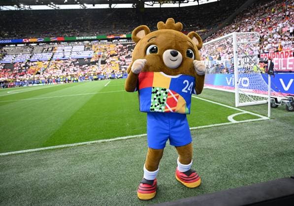 29 06 2024, xpsx, Football EM 2024 1 8 Final, Germany Denmark emspor, v l The official mascot of UEFA EURO 2024 is Albärt DFL DFB REGULATIONS PROHIBIT ANY USE OF PHOTOGRAPHS as IMAGE SEQUENCES and or QUASI VIDEO Dortmund