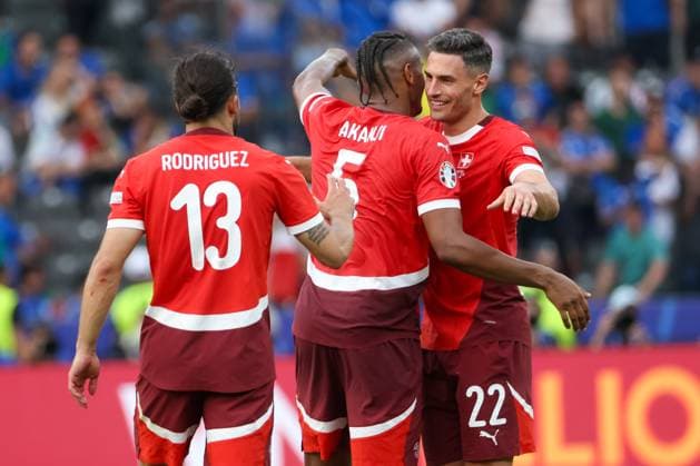 Huge cheers for the Swiss team after the victory over Italy, here Fabian Schaer Switzerland, 22 , Manuel Akanji Switzerland, 05 and Ricardo Rodriguez Switzerland, 13 , Football, UEFA , European Championship, Round of 16 2024, Switzerland vs Italy, 29 06 2024, Olympiastadion Berlin, Berlin, Germany Berlin Olympiastadion Berlin Berlin Germany Copyright: xGrantxHubbsx