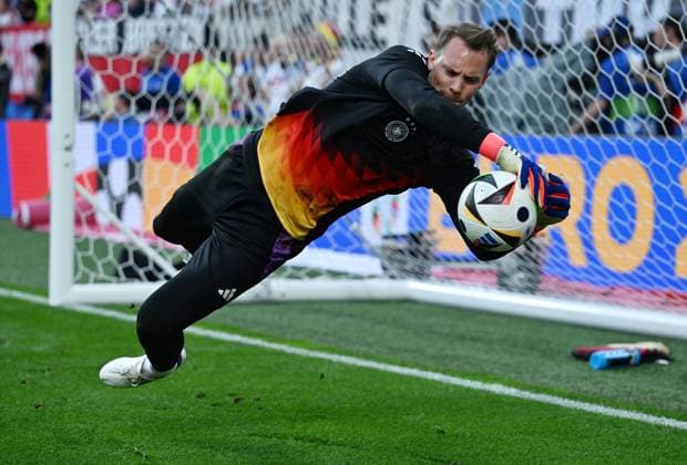 29 06 2024, xpsx, European Football Championship 2024 1 8 Final, Germany Denmark emspor, v l Manuel Neuer Deutsche Fussball Nationalmannschaft DFB DFL DFB REGULATIONS PROHIBIT ANY USE OF PHOTOGRAPHS as IMAGE SEQUENCES and or QUASI VIDEO Dortmund