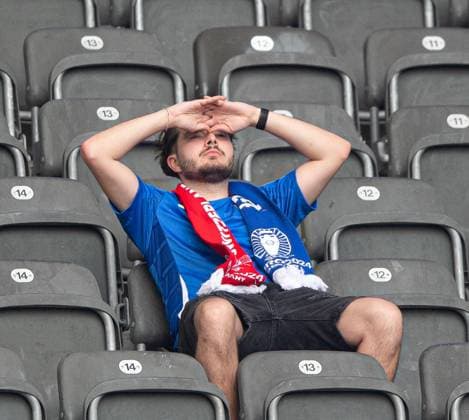 Soccer, men, season 2023 24, Euro 2024 round of 16 in Berlin, Switzerland Italy, fans of Italy, disappointment after final whistle, 29 06 2024, Copyright: xSebastianxRäppold MatthiasxKochx