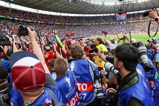 Photographers after the victory of Switzerland , Football, UEFA , European Championship, Round of 16 2024, Switzerland vs Italy, 29 06 2024, Olympiastadion Berlin, Berlin, Germany Berlin Olympiastadion Berlin Berlin Germany Copyright: xGrantxHubbsx