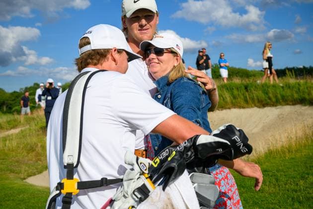 European Amateur Championship Final Round 29 06 24, Farum, Danmark MORRISON, Tommy from the United states wins the tournament after three extra holes Here with SUMMERHAYS, Preston also from the US and started final round as the leader SUMMERHAYS, Preston ended up in third place Here celebrating with Tommys mom European Amateur Championship Final Round 29 06 24 Farum, Danmark 29 June, 2024 Farum Danmark Copyright: xMichaelxBarrettxBoesenx