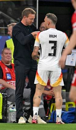29 06 2024, Football UEFA EURO 2024, round of 16, Germany Denmark, in the BVB Arena Dortmund, f l Coach Julian Nagelsmann Germany talks to David Raum Germany