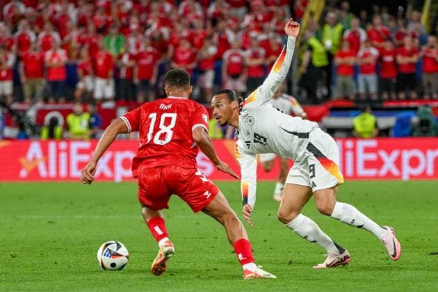 Soccer, Men, Season 2023 24, Euro EM 2024 Round of 16 in Dortmund , Germany Denmark, Alexander Bah Denmark and Leroy Sane Germany in a duel , 29 06 2024, Copyright: xMatthiasxKochx