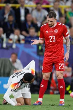 Germany v Denmark: Round of 16 - UEFA EURO, EM, Europameisterschaft,Fussball 2024 Jamal Musiala of Germany and Pierre-Emile Hojbjerg of Denmark in incedent during the UEFA EURO 2024 round of 16 match between Germany and Denmark at Football Stadium Dortmund on June 29, 2024 in Dortmund, Germany. Dortmund Football Stadium Dortmund Germany Germany Copyright: xRichardxSellers Sportsphoto APLx 14043113