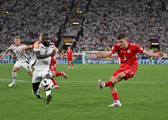 29 06 2024, Football UEFA EURO 2024, round of 16, Germany Denmark, in the BVB Arena Dortmund, f l Antonio Rüdiger Germany and Joakim Maehle Denmark