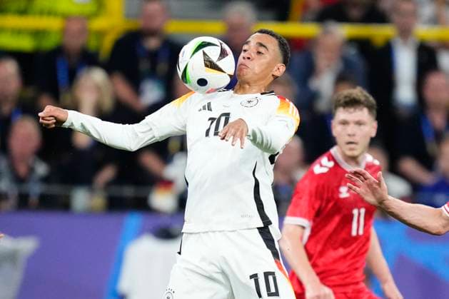 Germany v Denmark: Round of 16 - UEFA EURO, EM, Europameisterschaft,Fussball 2024 Jamal Musiala attacking midfield of Germany and Bayern Munich controls the ball during the UEFA EURO 2024 round of 16 match between Germany and Denmark at Football Stadium Dortmund on June 29, 2024 in Dortmund, Germany. Dortmund Germany  Copyright: xJosexBretonx originalFilename:bretonhernandez-germanyv240629_npf1p.jpg