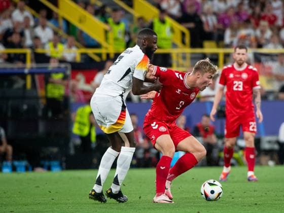 Rasmus Winther Hojlund Denmark, 09 in duel with Antonio Ruediger Germany, 02 , GER, Germany GER vs Denmark DEN , European Football Championship, UEFA EURO 2024, Round of 16, 29 06 2024 GER, Germany GER vs Denmark DEN , European Football Championship, UEFA EURO 2024, Round of 16, 29 06 2024 Dortmund Copyright: xEibner-Pressefoto Memmlerx EP_MMR