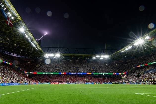 240629 Lightning during the UEFA Euro 2024 Football Championship round of 16 match between Germany and Denmark on June 29, 2024 in Dortmund Photo Jesper Zerman BILDBYRAN kod JZ JZ0545 fotboll football soccer fotballs em europamästerskap em uefa euro uefa european football championship euro 2024 tyskland germany danmark denmark bbeng arena  Copyright: JESPERxZERMAN BB240629JZ053