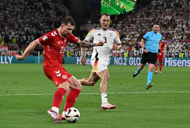 29 06 2024, xsltx, Football EM 2024 1 8 Final, Germany Denmark emspor, v l Pierre Emile Hojbjerg Denmark Daenemark , David Raum Deutsche Fussball Nationalmannschaft DFB DFL DFB REGULATIONS PROHIBIT ANY USE OF PHOTOGRAPHS as IMAGE SEQUENCES and or QUASI VIDEO Dortmund