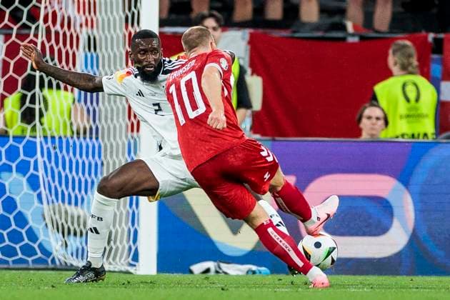 UEFA EURO 2024 Germany Denmark 29 06 2024 Christian Eriksen Denmark, 10 with a chance, Antonio Rüdiger Germany, 2 tries to block UEFA EURO 2024 Germany Denmark BVB Stadion Dortmund, Dortmund on 29 06 2024 Copyright: xBEAUTIFULxSPORTS Wunderlx
