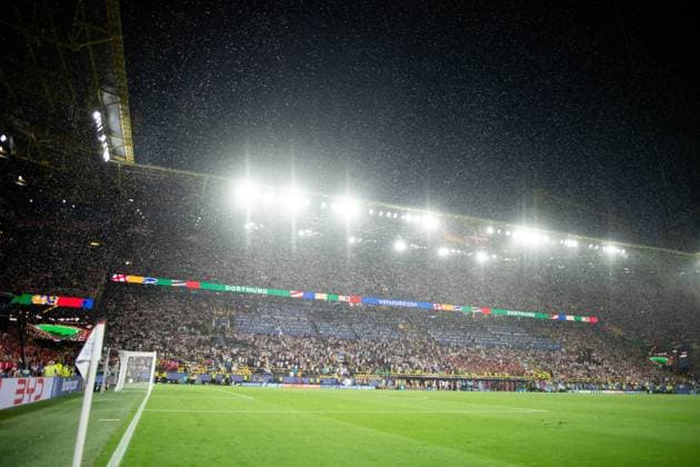 Interruption of play due to thunderstorm, thunderstorm, GER, Germany GER vs Denmark DEN , European Football Championship, UEFA EURO 2024, Round of 16, 29 06 2024 GER, Germany GER vs Denmark DEN , European Football Championship, UEFA EURO 2024, Round of 16, 29 06 2024 Dortmund Copyright: xEibner-Pressefoto Memmlerx EP_MMR