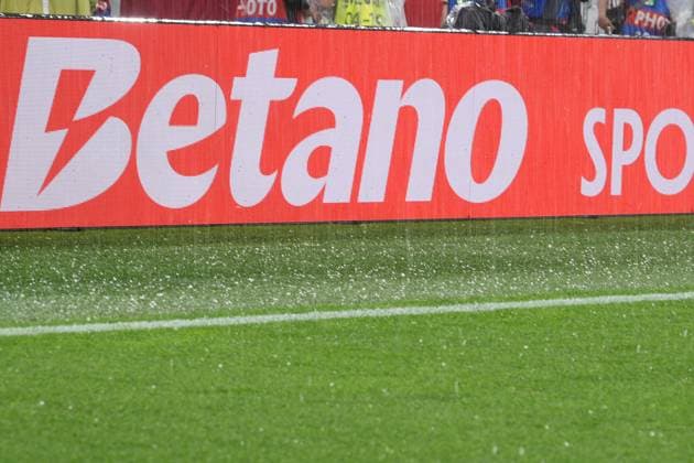 Match interrupted due to thunderstorm with hail, teams go into the dressing rooms Dortmund 29 06 2024 Germany vs Denmark, EURO2024 M37, Round of 16, European Championship Arena Dortmund