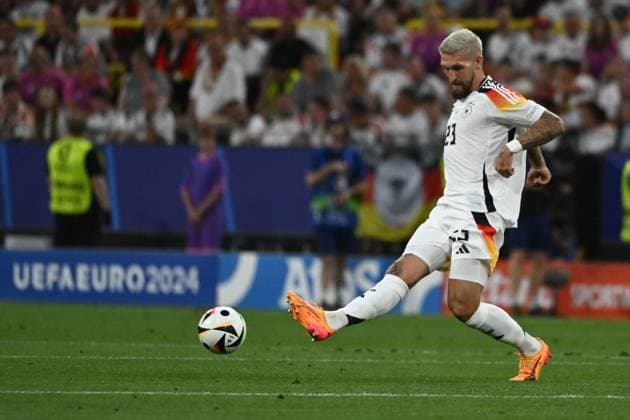 29 06 2024, xpsx, European Football Championship 2024 1 8 Final, Germany Denmark emspor, v l Robert Andrich Deutsche Fussball Nationalmannschaft DFB DFL DFB REGULATIONS PROHIBIT ANY USE OF PHOTOGRAPHS as IMAGE SEQUENCES and or QUASI VIDEO Dortmund