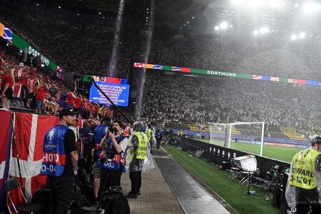 29 06 2024, xscotx, Football EM 2024 round of 16, Germany Denmark, emspor, v l Bad weather in the stadium rainfall water masses water storm Dortmund