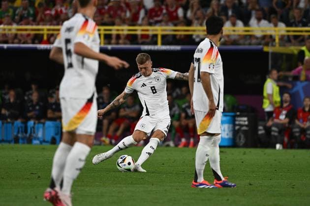 29 06 2024, xpsx, Football EM 2024 1 8 Final, Germany Denmark emspor, v l Toni Kroos Deutsche Fussball Nationalmannschaft DFB DFL DFB REGULATIONS PROHIBIT ANY USE OF PHOTOGRAPHS as IMAGE SEQUENCES and or QUASI VIDEO Dortmund