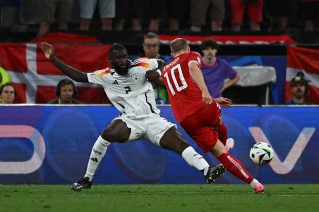 29 06 2024, xpsx, Football EM 2024 1 8 Final, Germany Denmark emspor, v l Antonio Rüdiger Deutsche Fussball Nationalmannschaft DFB Christian Eriksen Denmark Daenemark Zweikampf, Aktion, action, battle for the ball DFL DFB REGULATIONS PROHIBIT ANY USE OF PHOTOGRAPHS as IMAGE SEQUENCES and or QUASI VIDEO Dortmund