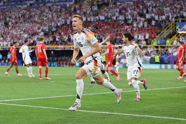 29 06 2024, Football, Men, UEFA European Championship 2024, Round of 16, Germany Denmark, Goal celebration for the supposed 1 0, Scorer Nico Schlotterbeck Germany Dortmund Signal Iduna Park North Rhine-Westphalia Germany EN Copyright: xSebastianxBachx