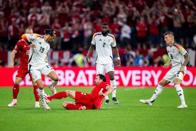 240629 Leroy Sane of Germany and Thomas Delaney of Denmark during the UEFA Euro 2024 Football Championship round of 16 match between Germany and Denmark on June 29, 2024 in Dortmund Photo Jesper Zerman BILDBYRAN kod JZ JZ0545 fotboll football soccer fotballs em europamästerskap em uefa euro uefa european football championship euro 2024 tyskland germany danmark denmark bbeng  Copyright: JESPERxZERMAN BB240629JZ069