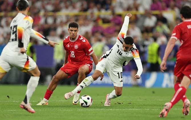29 06 2024, European Football Championship, UEFA EURO 2024, Germany Denmark, Round of 16, BVB Stadion Dortmund, f l , Alexander Hartmann Bah Denmark , Jamal Musiala Germany Copyright: HMBxMedia