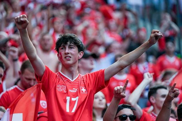 Berlin, Germany, June 29th 2024: Fan of Switzerland celebrates their victory and entry into the quarterfinal in front of fans during the UEFA EURO, EM, Europameisterschaft,Fussball 2024 Germany Round 16 football match between Switzerland and Italy at Olympiastadion in Berlin, Germany. (Daniela Porcelli SPP)  Copyright: xDanielaxPorcellix xSPPx spp-en-DaPoSp-20240629-DP200536