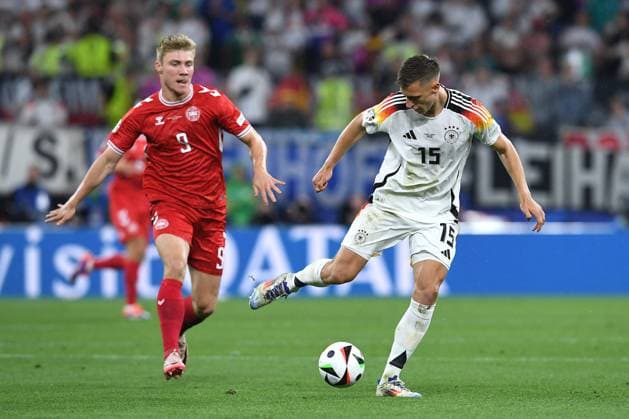 Soccer UEFA EURO 2024 Round of 16 Germany Denmark on 29 06 2024 at BVB Stadion Dortmund in Dortmund Rasmus Hojlund Denmark , left Nico Schlotterbeck Germany , right xRx