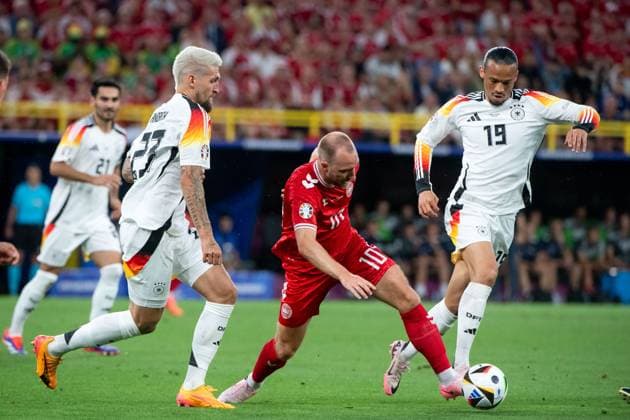 Christian Eriksen Denmark, 10 in duel with Robert Andrich Germany, 23 , Leroy Sane Germany, 19 , GER, Germany GER vs Denmark DEN , European Football Championship, UEFA EURO 2024, Round of 16, 29 06 2024 GER, Germany GER vs Denmark DEN , European Football Championship, UEFA EURO 2024, Round of 16, 29 06 2024 Dortmund Copyright: xEibner-Pressefoto Memmlerx EP_MMR