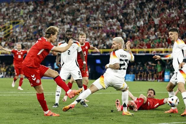 Dortmund - Joachim Andersen of Denmark scores the 0-1 (disallowed) during the UEFA EURO, EM, Europameisterschaft,Fussball 2024 round of 16 match between Germany and Denmark at the BVB Stadium Dortmund on June 29, 2024 in Dortmund, Germany. ANP Hollandse Hoogte MAURICE VAN STEEN UEFA EURO 2024 2024 xVIxANPxSportx xVanxSteenxFotografiexIVx 502368090 originalFilename: 502368090.jpg