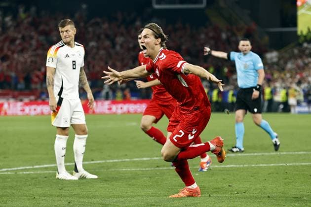 Dortmund - Joachim Andersen of Denmark celebrates the 0-1 (disallowed) during the UEFA EURO, EM, Europameisterschaft,Fussball 2024 round of 16 match between Germany and Denmark at the BVB Stadium Dortmund on June 29, 2024 in Dortmund, Germany. ANP Hollandse Hoogte MAURICE VAN STEEN UEFA EURO 2024 2024 xVIxANPxSportx xVanxSteenxFotografiexIVx 502368180 originalFilename: 502368180.jpg
