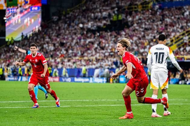 240629 Joachim Andersen of Denmark celebrates during the UEFA Euro 2024 Football Championship round of 16 match between Germany and Denmark on June 29, 2024 in Dortmund Photo Jesper Zerman BILDBYRAN kod JZ JZ0545 fotboll football soccer fotballs em europamästerskap em uefa euro uefa european football championship euro 2024 tyskland germany danmark denmark bbeng celebrate celebration jubel  Copyright: JESPERxZERMAN BB240629JZ084