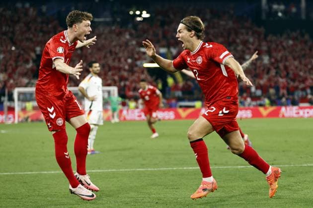 Dortmund - Joachim Andersen of Denmark celebrates the 0-1 (disallowed) during the UEFA EURO, EM, Europameisterschaft,Fussball 2024 round of 16 match between Germany and Denmark at the BVB Stadium Dortmund on June 29, 2024 in Dortmund, Germany. ANP Hollandse Hoogte MAURICE VAN STEEN UEFA EURO 2024 2024 xVIxANPxSportx xVanxSteenxFotografiexIVx 502368250 originalFilename: 502368250.jpg
